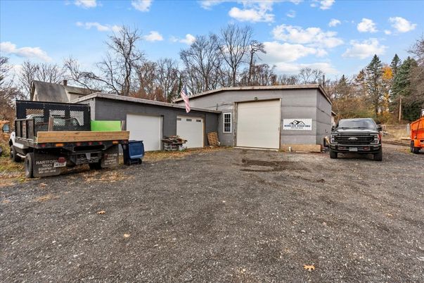 Detached Garage, Exterior