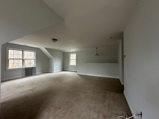 Empty room, Interior