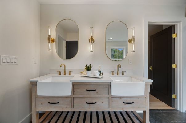 Bathroom, Dual Sink Vanities, Interior, Pendant Lights