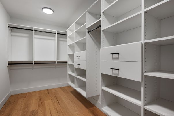Interior, Walk-in Closets, Wood Texture Flooring
