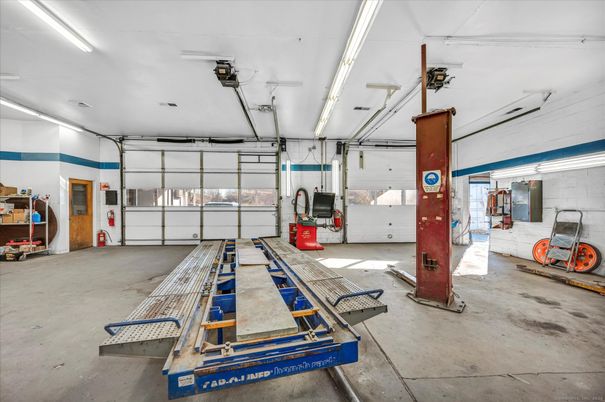Garage, Interior