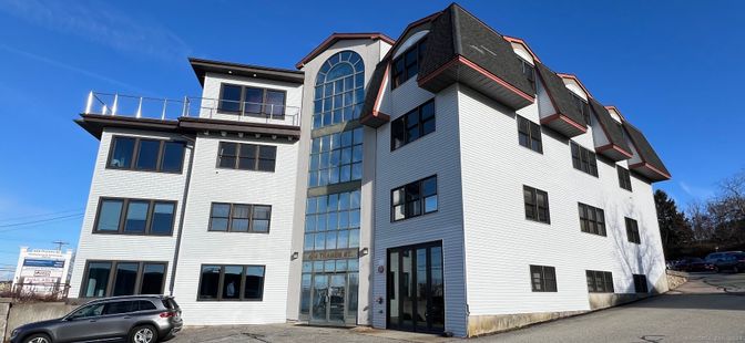 Exterior, Facade, Rowhouse