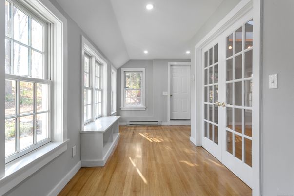Interior, Recessed Lighting, Wood Texture Flooring