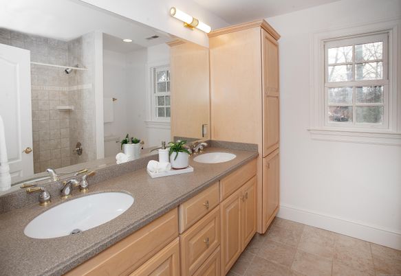 Bathroom, Dual Sink Vanities, Interior