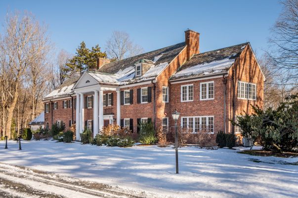 Exterior, Facade, Brick Facade, Georgian