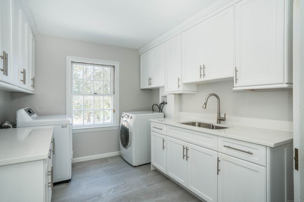 Interior, Washer, Wood Texture Flooring