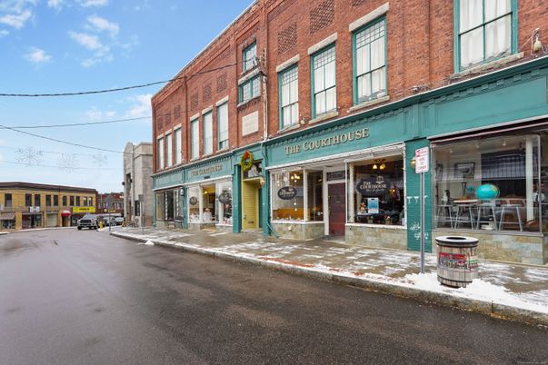 Exterior, Facade, Brick Facade, Rowhouse