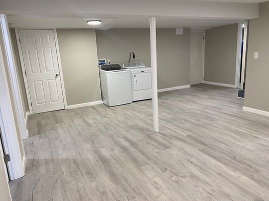 Interior, Washer, Wood Texture Flooring