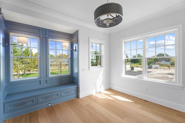 Empty room, Interior, Pendant Lights, Wood Texture Flooring