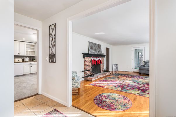 Fireplace, Interior, Kitchen, Recessed Lighting, Wood Texture Flooring