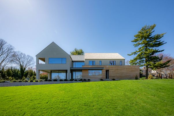Backyard, Exterior, Facade, Modern