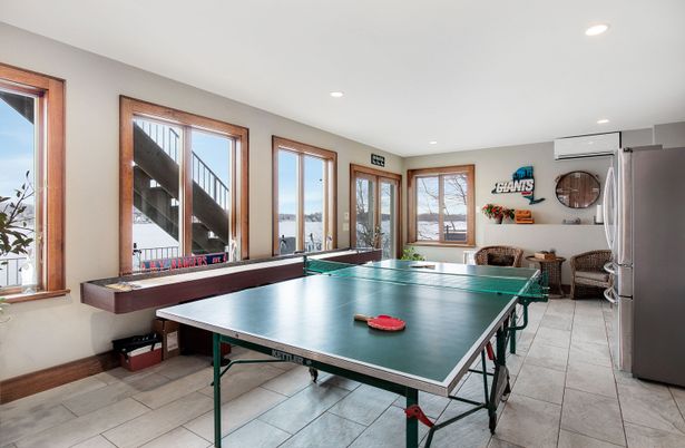 Game Room, Interior, Recessed Lighting