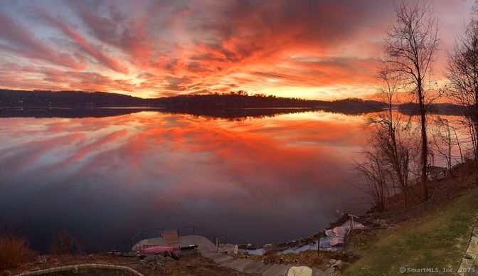 Exterior, Lake