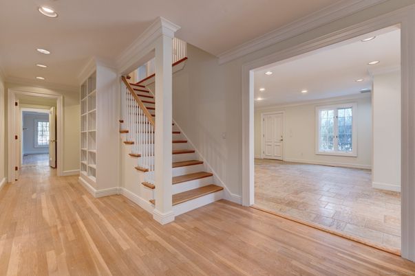 Interior, Recessed Lighting, Wood Texture Flooring