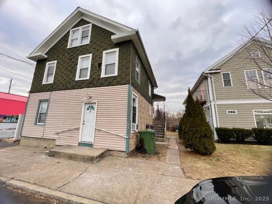 Exterior, Facade, American Craftsman