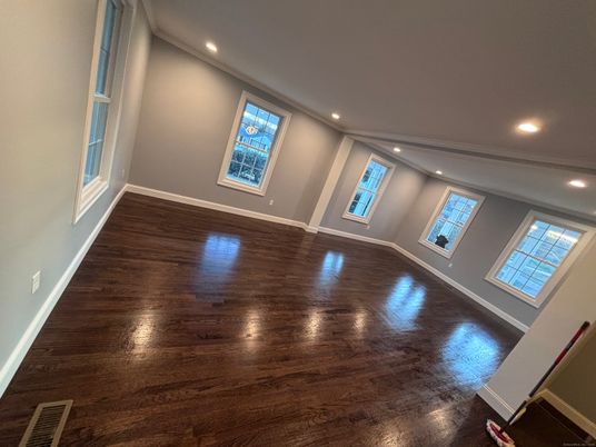 Empty room, Interior, Recessed Lighting, Wood Texture Flooring