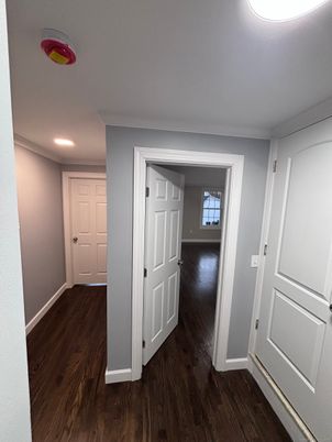 Interior, Recessed Lighting, Wood Texture Flooring