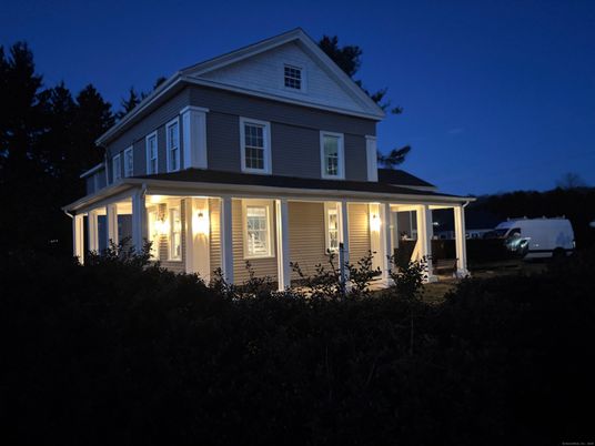 Exterior, Facade, Farmhouse