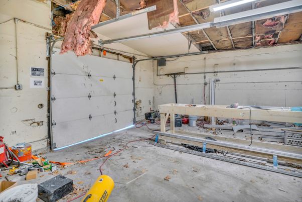 Garage, Interior