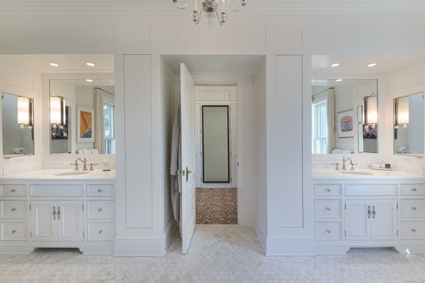 Bathroom, Dual Sink Vanities, Interior, Recessed Lighting