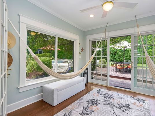 Interior, Recessed Lighting, Sun Room, Wood Texture Flooring