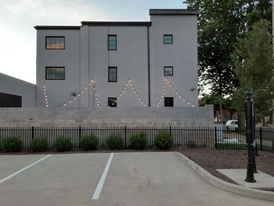 Exterior, Facade, Modern