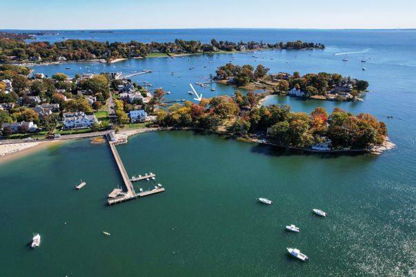 Exterior, Lake