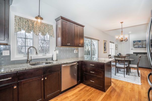Chandelier, Dining room, Interior, Kitchen, Pendant Lights, Wood Texture Flooring