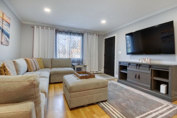 Interior, Living room, Recessed Lighting, Wood Texture Flooring