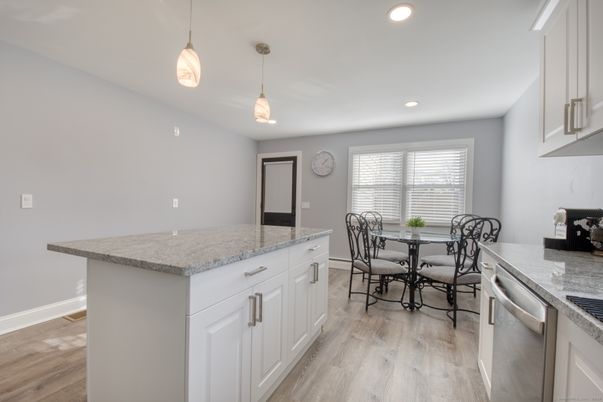 Dining room, Interior, Kitchen, Pendant Lights, Recessed Lighting, Wood Texture Flooring