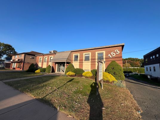 Exterior, Facade, Brick Facade, Cape Cod