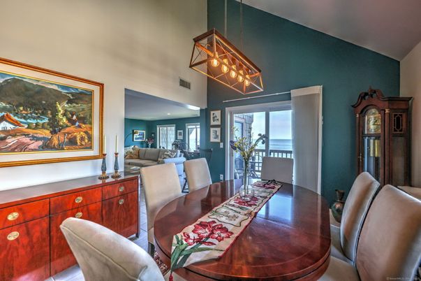 Dining room, Interior, Living room, Pendant Lights, Recessed Lighting, Water
