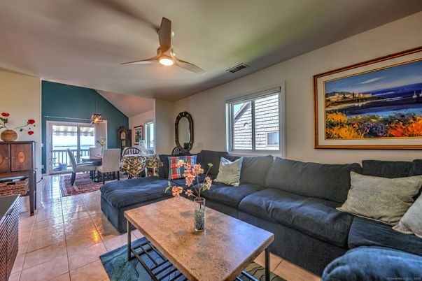 Dining room, Interior, Living room, Pendant Lights