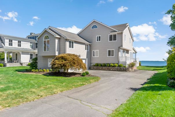 Backyard, Exterior, Facade, Water, Farmhouse