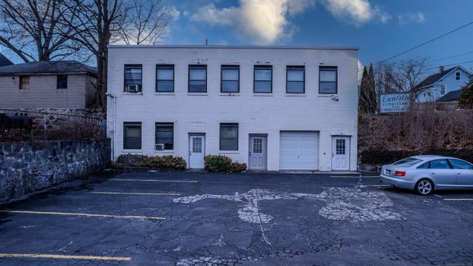 Attached, Exterior, Facade, Georgian