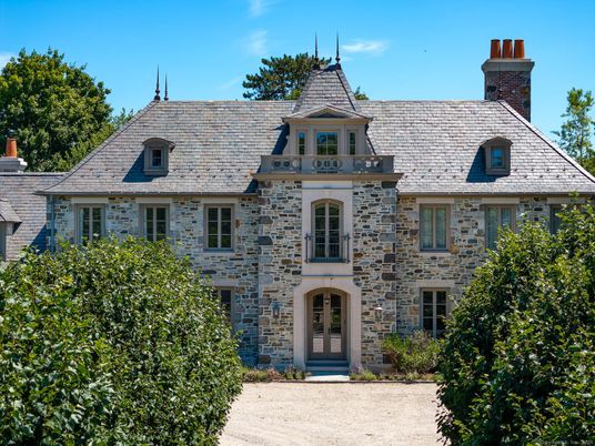 Exterior, Facade, French Provincial