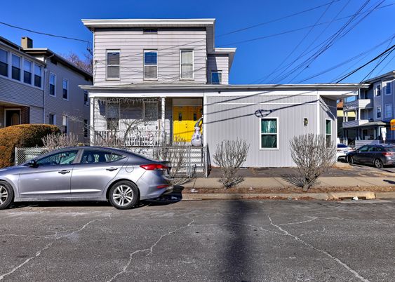 Exterior, Facade, American Foursquare