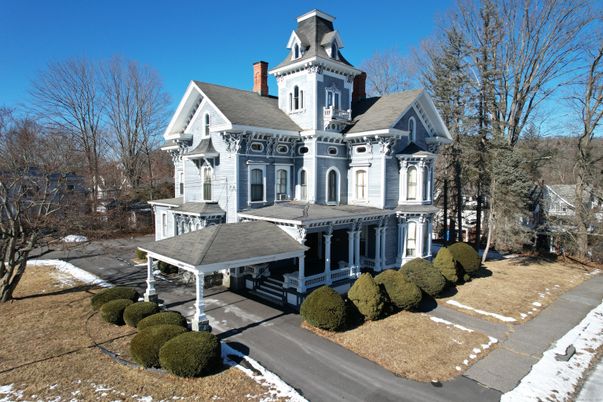 Exterior, Facade, Queen Anne Victorian