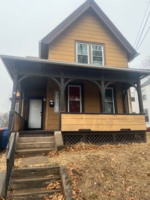 Exterior, Facade, Queen Anne Victorian