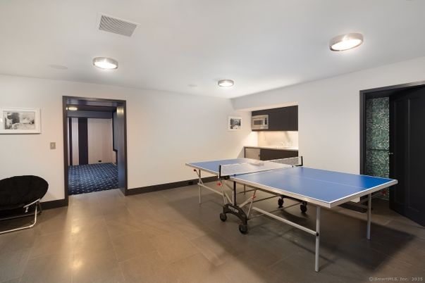 Game Room, Interior, Recessed Lighting