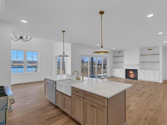 Fireplace, Interior, Kitchen, Pendant Lights, Recessed Lighting, Wood Texture Flooring
