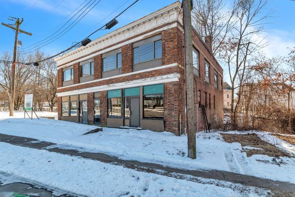 Exterior, Facade, Brick Facade, Rowhouse