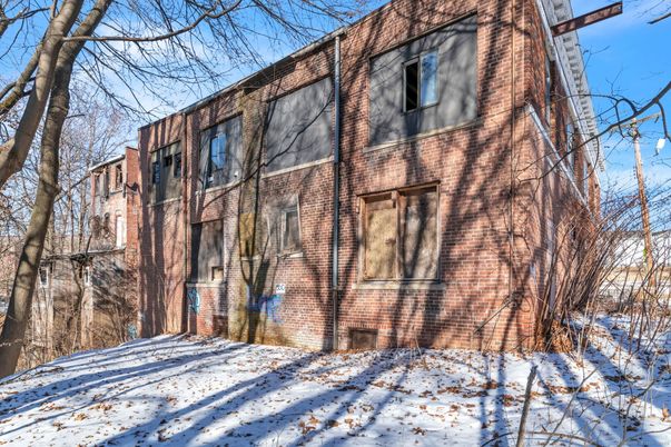 Exterior, Facade, Brick Facade, Rowhouse