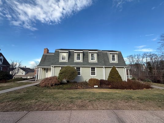 Exterior, Facade, Cape Cod