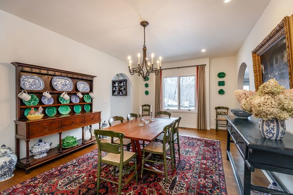 Chandelier, Dining room, Interior, Recessed Lighting, Wood Texture Flooring