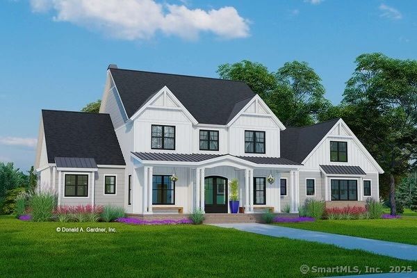 Exterior, Facade, Farmhouse