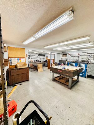 Garage, Interior
