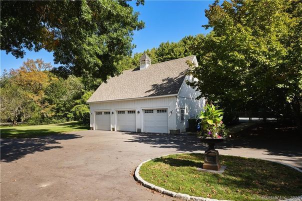 Detached Garage, Exterior