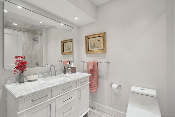 Bathroom, Interior, Recessed Lighting