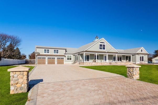 Exterior, Facade, Cape Cod
